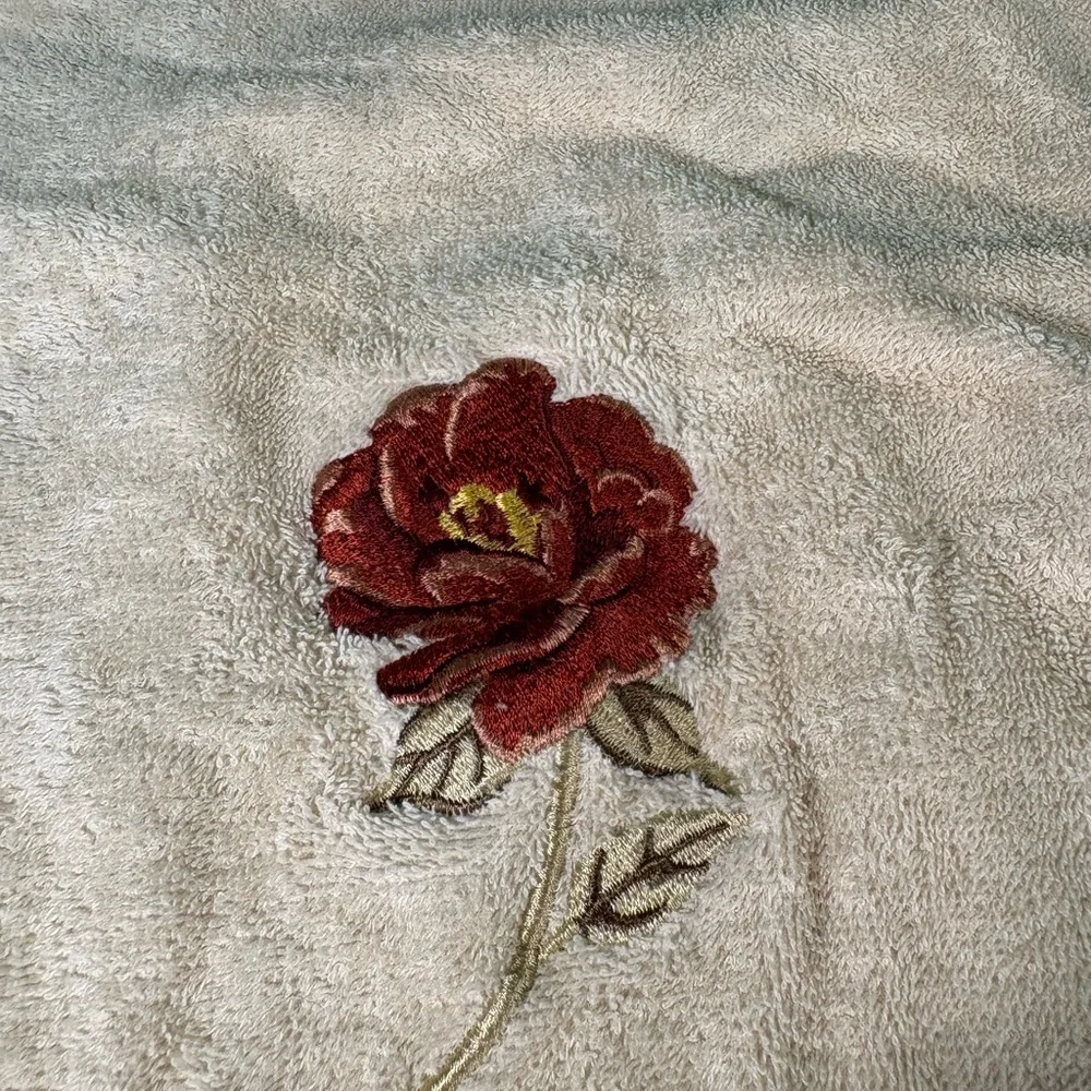Luxurious Cream and Red Floral Hand Towel Set